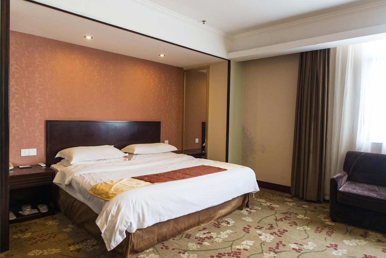 Vienna 3 Best Hotel Shanghai Expo Sanlin Bagian luar foto