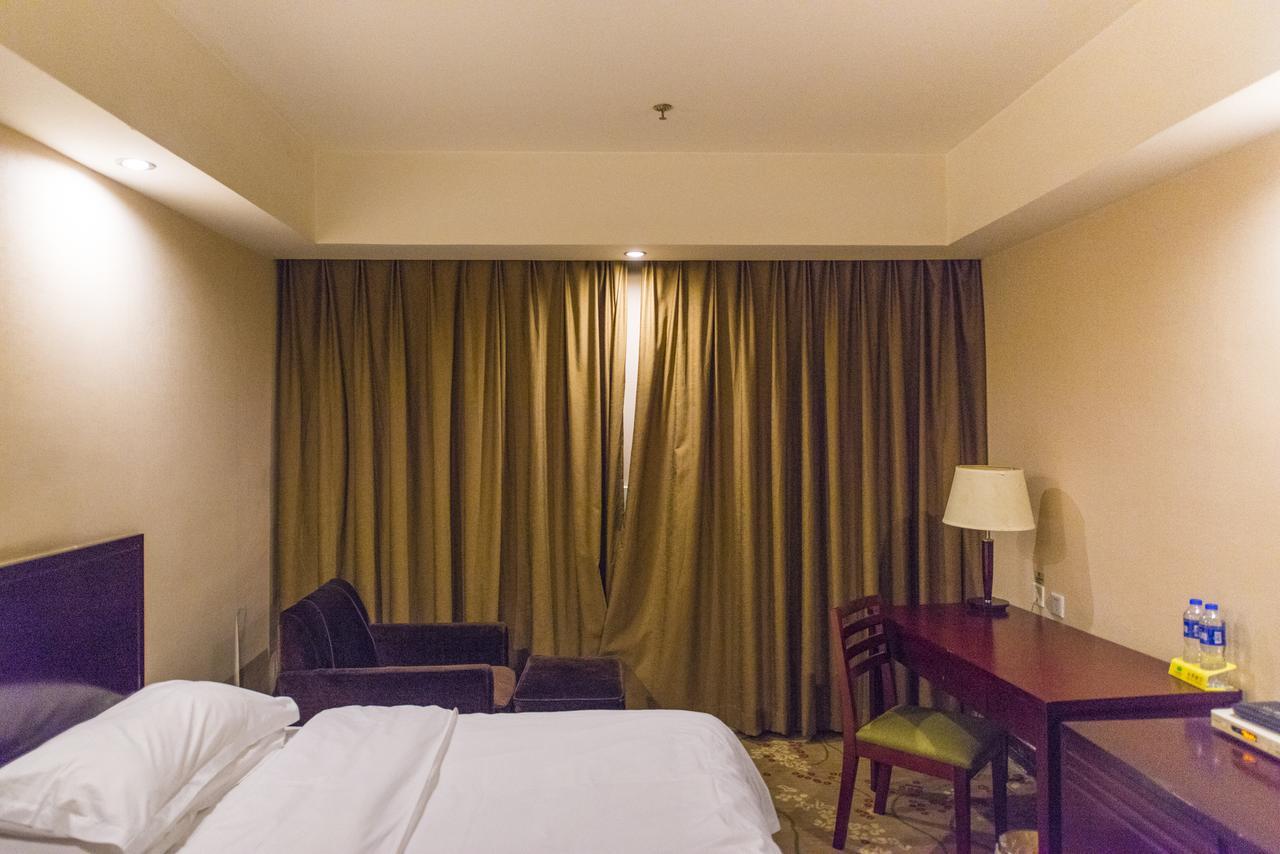 Vienna 3 Best Hotel Shanghai Expo Sanlin Bagian luar foto
